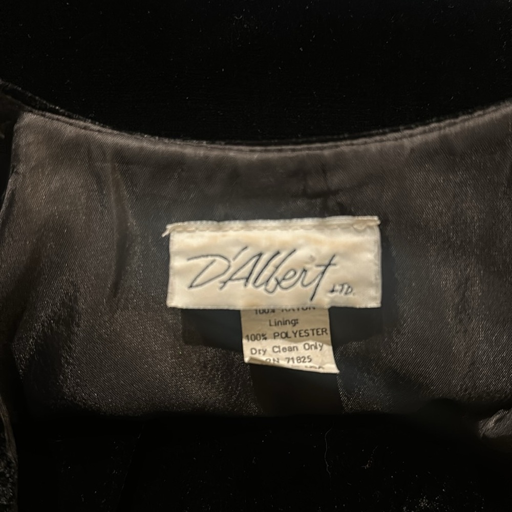 Vintage D’Albert Black rayon Velvet Long sleeve Jacket Top Lot 9-10 36” bust - Picture 7 of 7